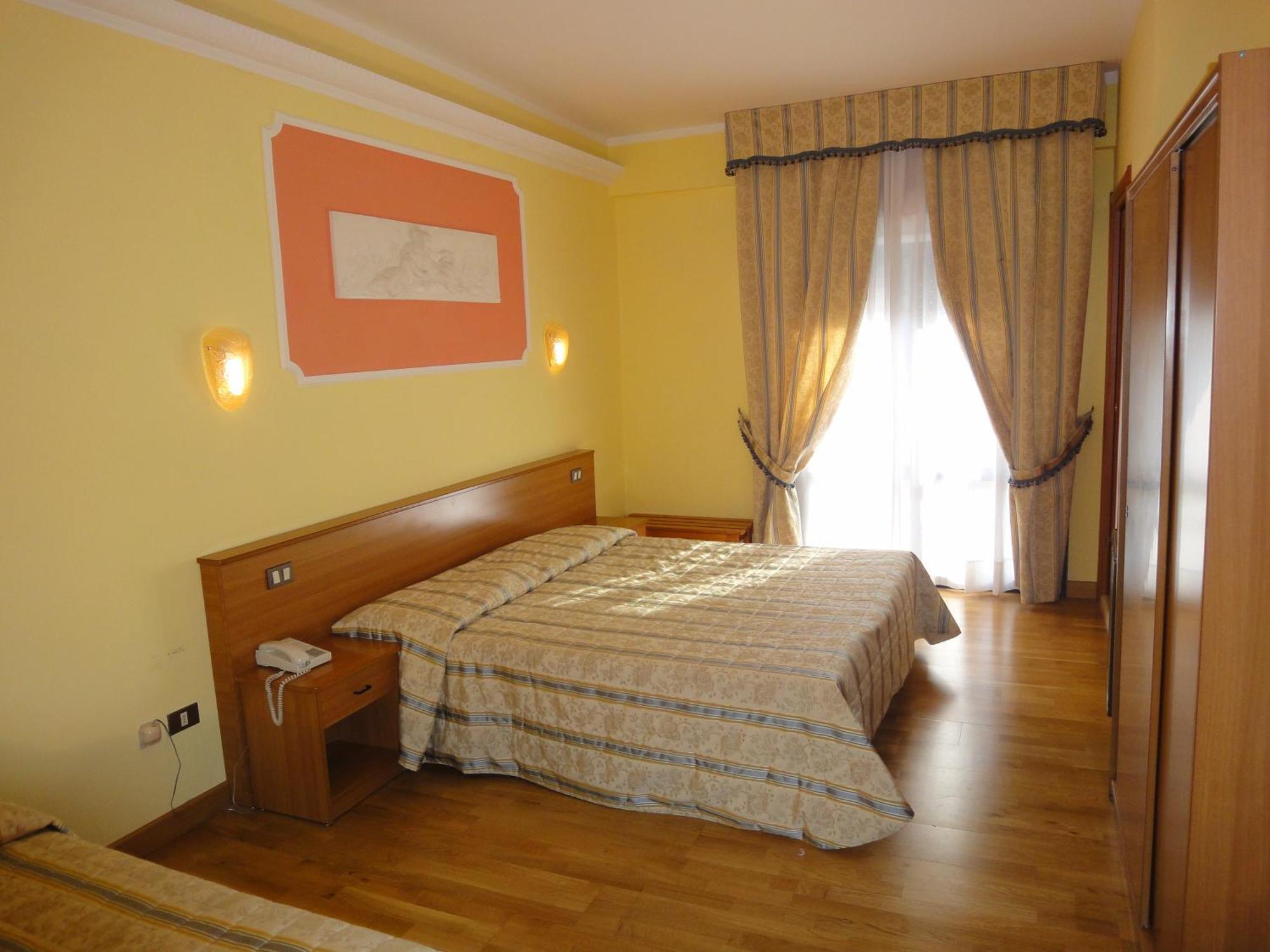 Platani Hotel Bolsena Extérieur photo
